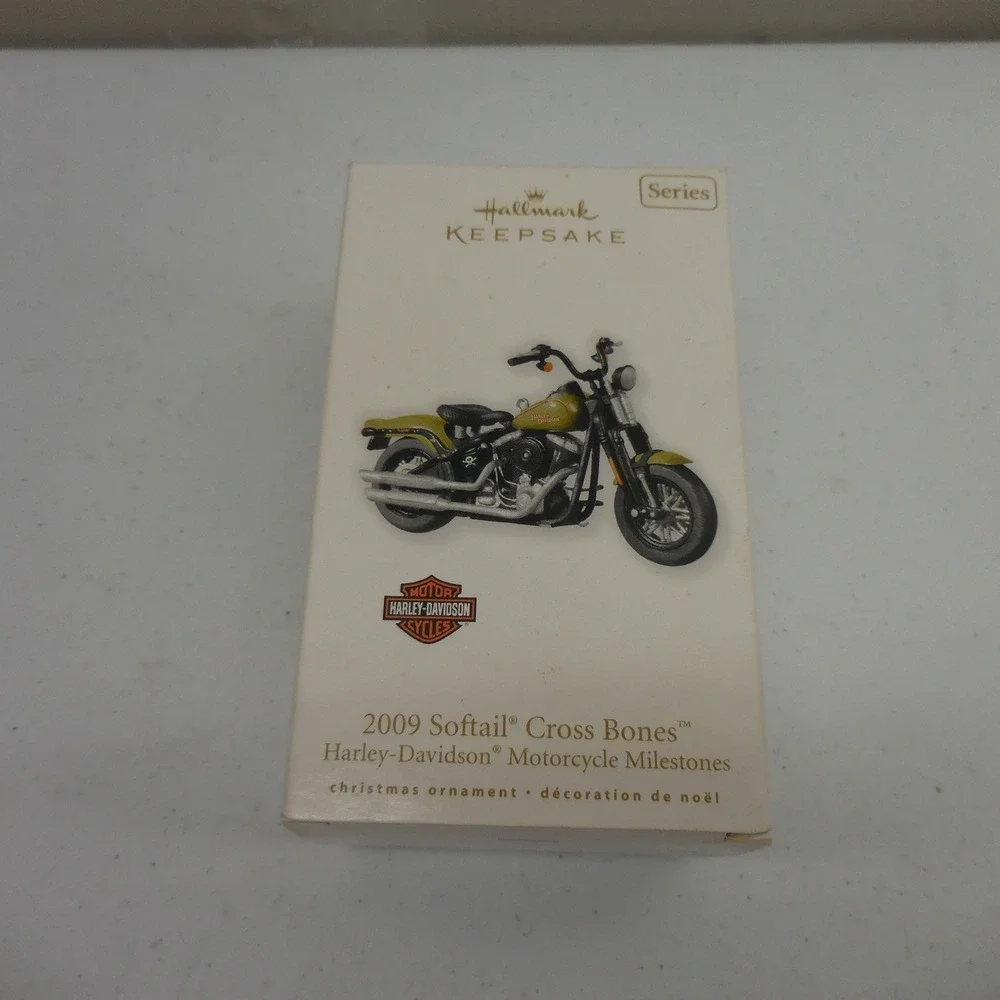 Hallmark Keepsake 2010 Harley-Davidson 2009 Softail Cross Bones‎ Ornament QX8356